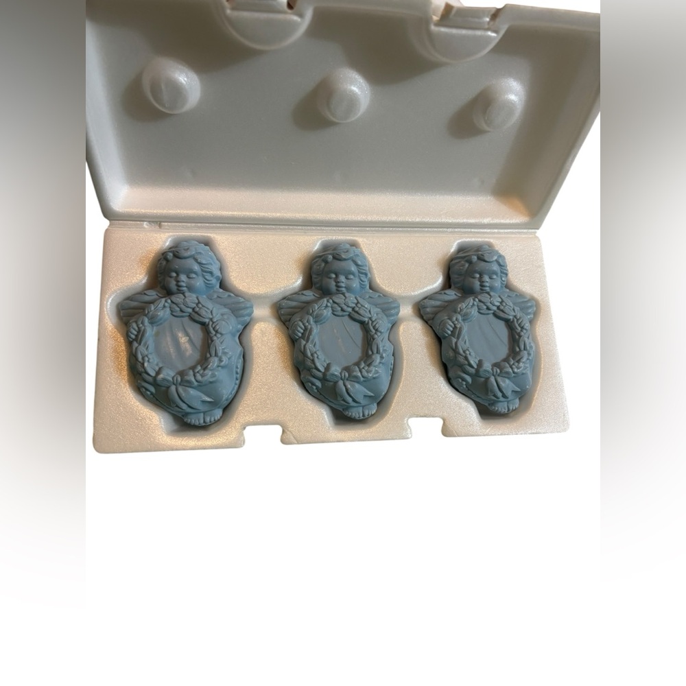 AVON | vintage soaps The Littlest Angels hostess soaps